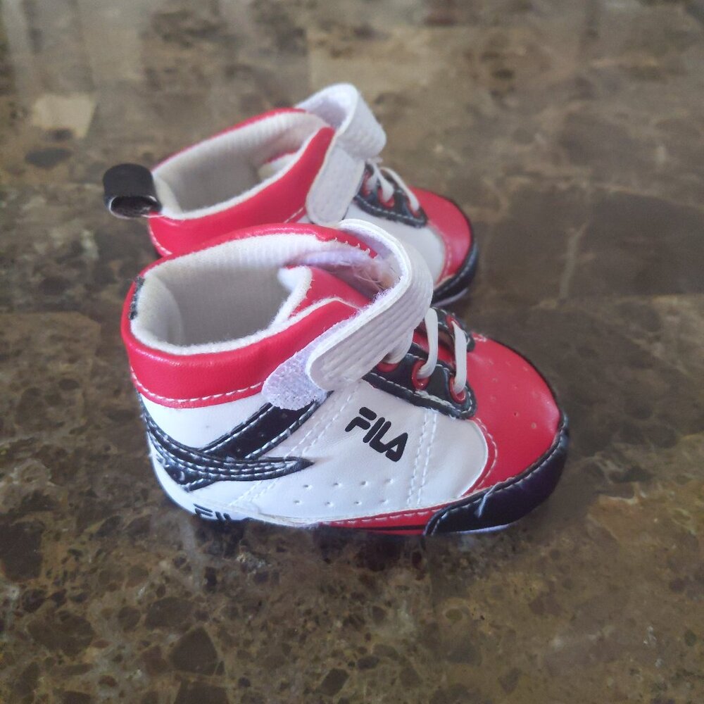 FILA BABY BOY SHOES SIZE O TO 6 MONTHS - Picture 3 of 11